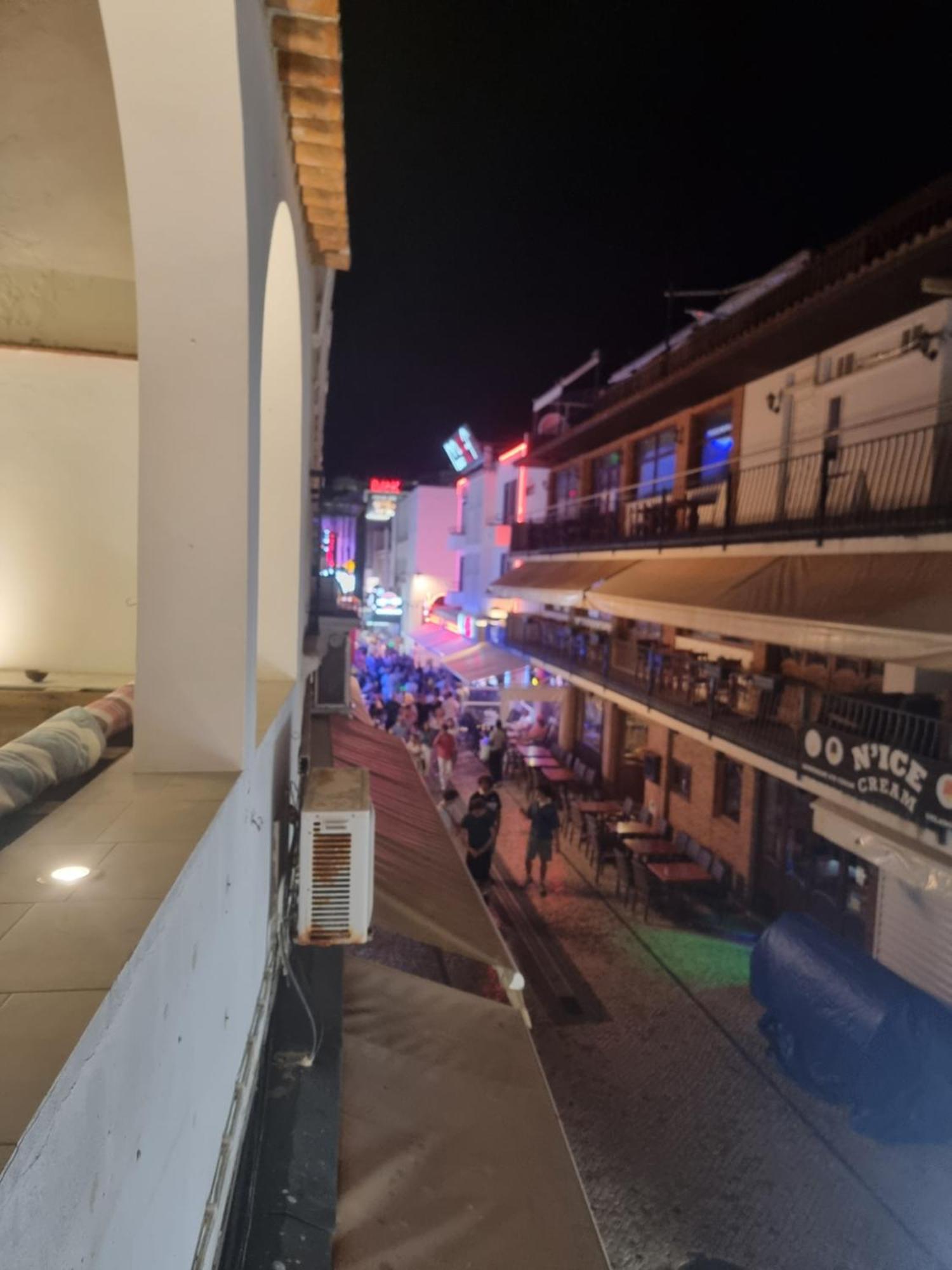 Wonder Charm Guesthouse Albufeira Exterior photo