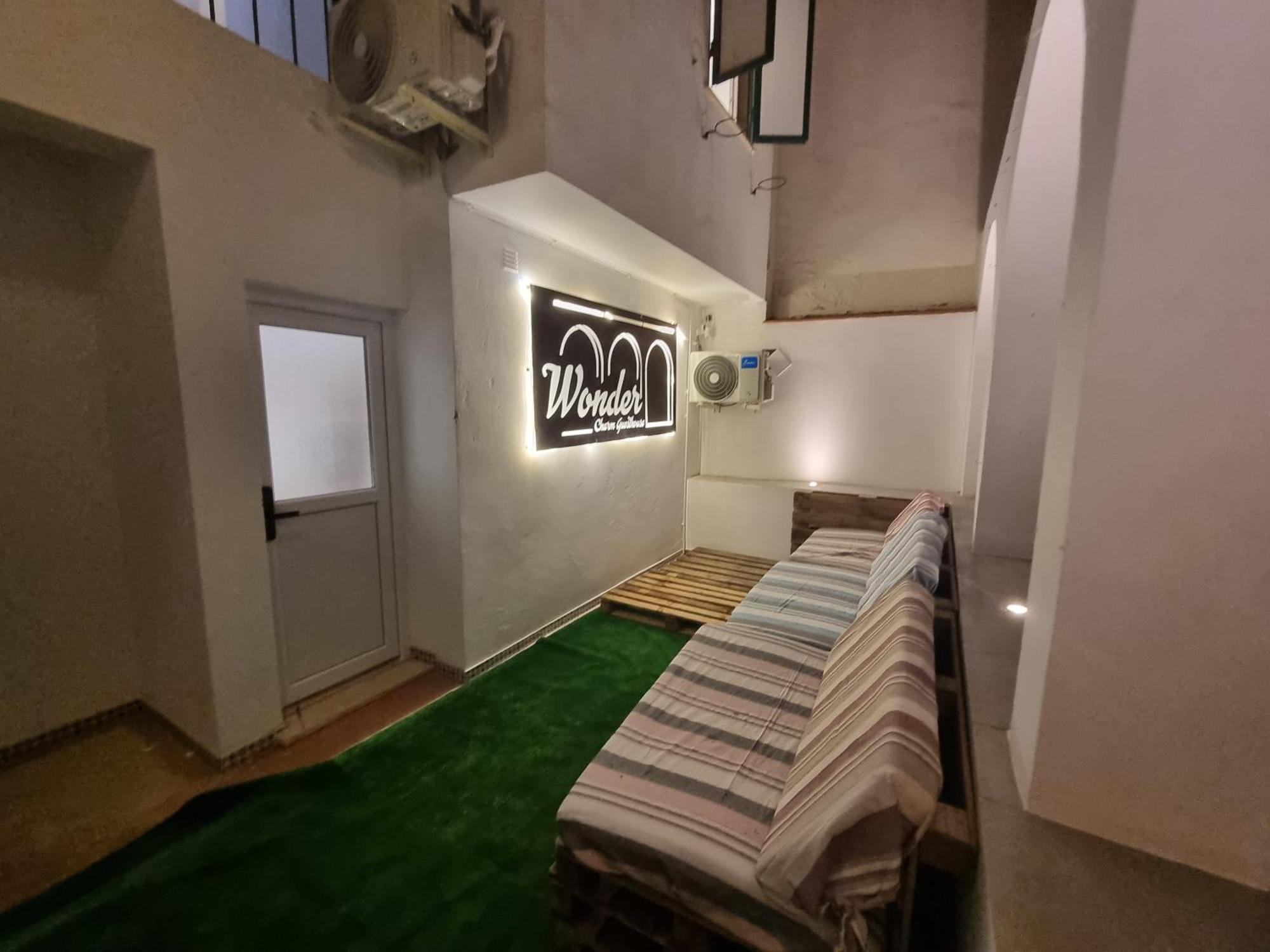 Wonder Charm Guesthouse Albufeira Room photo